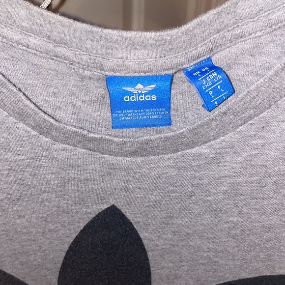 Adidas big logo t (size large) - Picture 3 of 5